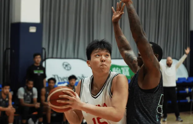 媒体人：中国男篮六月底将与澳门黑熊队再打两场教学赛