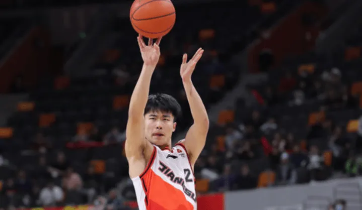 江苏5人得分上双！夏季联赛：江苏92-72胜北京